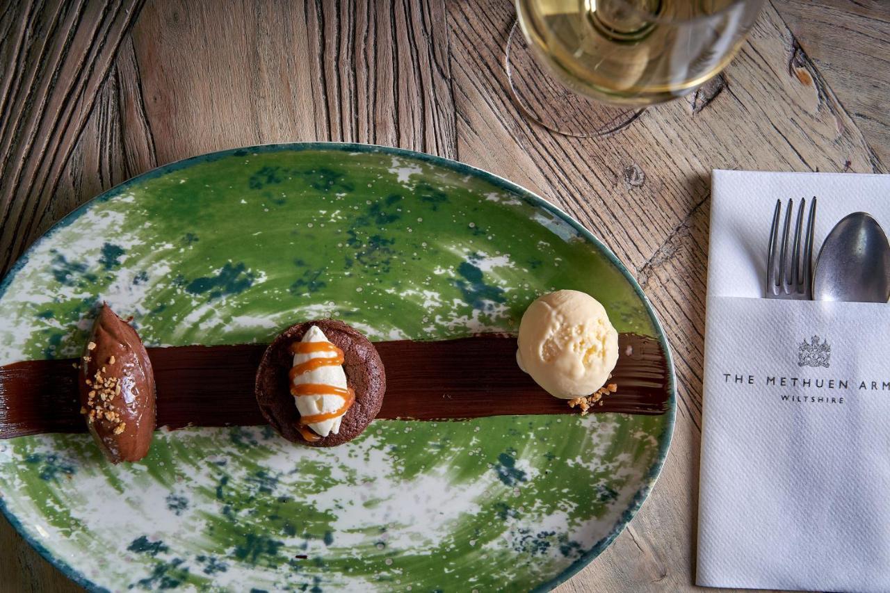 מלון קורשם The Methuen Arms מראה חיצוני תמונה A dessert at The Merchant Hotel