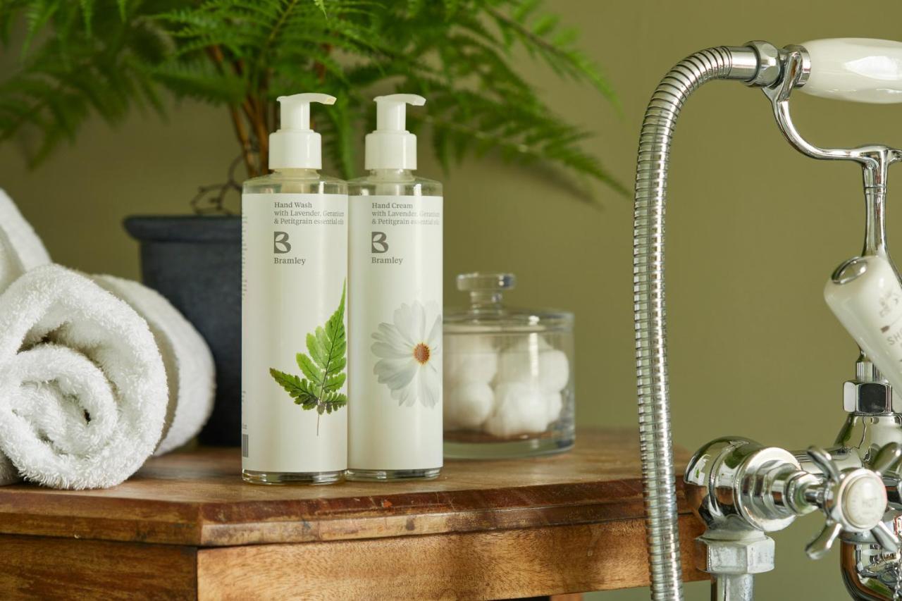 מלון קורשם The Methuen Arms מראה חיצוני תמונה Body wash